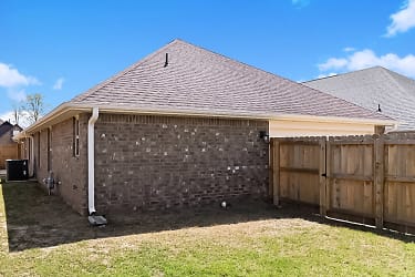 2922 S Hartland - Southaven, MS