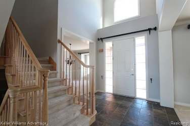 18547 Clairmont Cir E - Northville, MI