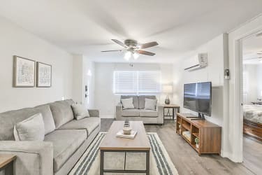 235 W Pike Apartments - Lawrenceville, GA