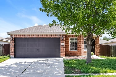 10041 Silent Hollow Dr - Fort Worth, TX