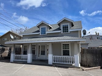 824 NW Newport Ave - Bend, OR