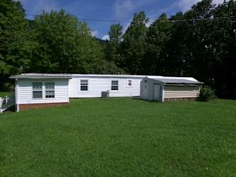 1025 Sherry Dr - Walnut Cove, NC