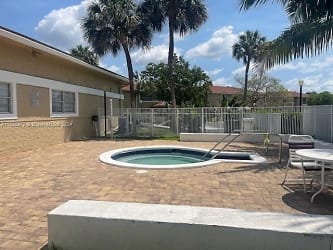 10200 Twin Lakes Dr #14G - Coral Springs, FL