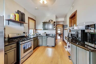 3746 N Hermitage Ave - Chicago, IL