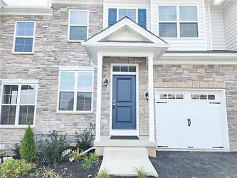 422 Gray Feather Way - Allentown, PA
