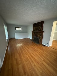 4613 Rosslyn Ave - Indianapolis, IN