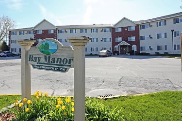 Bay Manor Apartments - Green Bay, WI