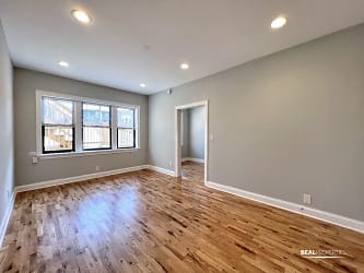 4603 N Lincoln Ave unit 2 - Chicago, IL