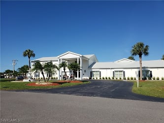 205 Brandywine Ln - North Fort Myers, FL