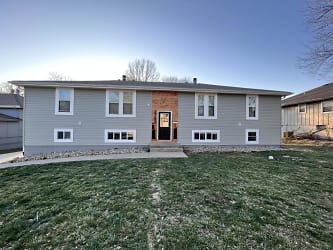 2705 NW 5th St unit D - Blue Springs, MO