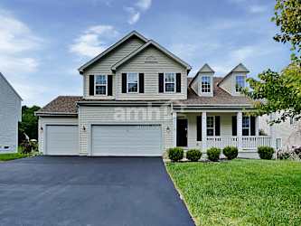 532 Greenwood Loop - Newark, OH
