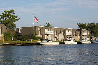 Fairfield On The Bay Apartments - Patchogue, NY