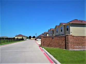 10001 Panther Way unit 208 - Woodway, TX