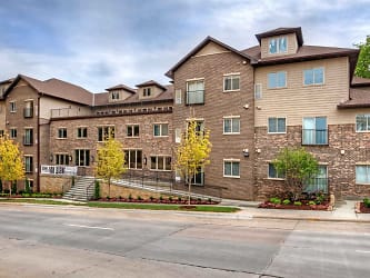 Harney Place At Midtown Apartments - Omaha, NE
