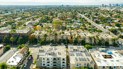 2245 S Beverly Glen Blvd - Los Angeles, CA