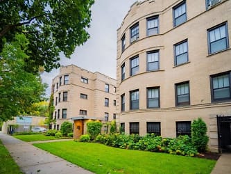 4746 S Woodlawn Ave - Chicago, IL