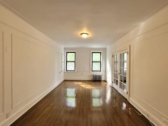 28-15 34th St unit 2F - Queens, NY