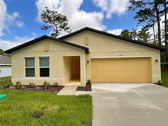 1399 W Cary Dr - Citrus Springs, FL