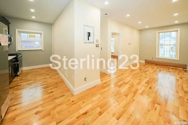 22-60 24th St unit 2R - Queens, NY