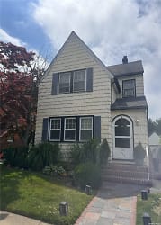 225 Willets Ave - West Hempstead, NY