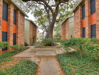 St. Edwards Apartments - Austin, TX