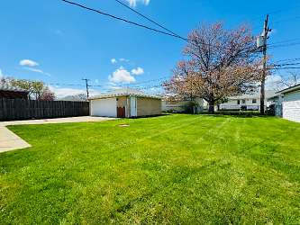 848 Charles St - Willowick, OH