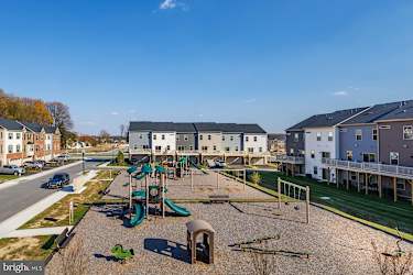 4112 Shirley Rose Ct - Glenarden, MD