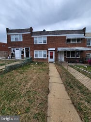 2720 Northshire Dr - Baltimore, MD