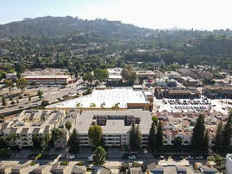The Enclave Apartments - Studio City, CA