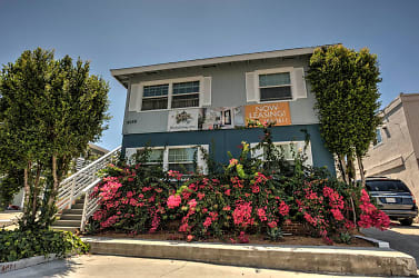Aztec Lofts Apartments - San Diego, CA