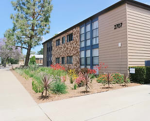 2670 Mission Village Dr - San Diego, CA