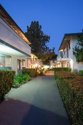 Oak Pointe Apartments - Fremont, CA