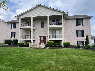 816 Pearson Cir unit 5 - Youngstown, OH