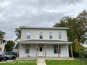 123 S Cottage St - Whitewater, WI