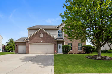 11263 Whitewater Way - Fishers, IN