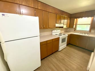 2921 23rd St NW unit 2 - Canton, OH