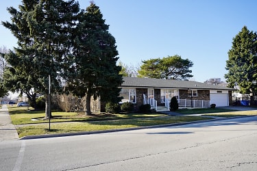 8900 S Mozart Ave #0 - Evergreen Park, IL