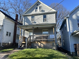 517 Gage St - Akron, OH