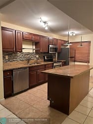 3321 NW 47th Terrace #230 - Lauderdale Lakes, FL