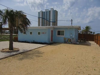 5211 Beach Dr - Panama City, FL