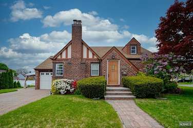 142 Blue Hill Ave - Fair Lawn, NJ