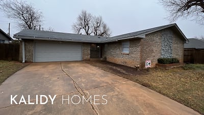 5929 NW 62nd St - Warr Acres, OK
