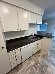 700 Crater Lake Ave unit 12 - Medford, OR