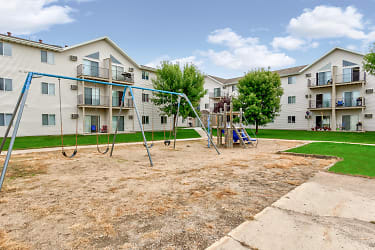 Wheatland Place Apartments & Townhomes - Fargo, ND