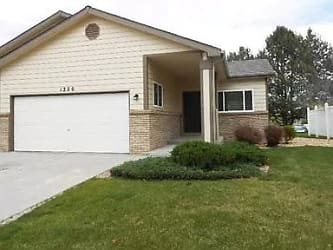 1314 Armsley Ct - Fort Collins, CO