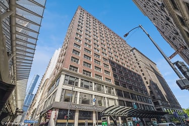 5 N Wabash Ave #304 - Chicago, IL
