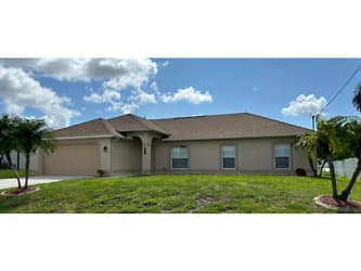 2702 NW 3rd Pl - Cape Coral, FL