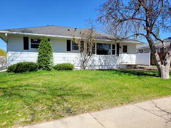 2219 23rd St NW - Rochester, MN