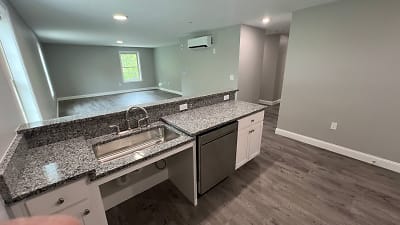 20 Fownes Mill Court unit 101 - Rochester, NH