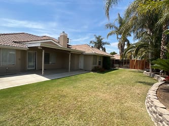 11102 Mohican Dr - Bakersfield, CA